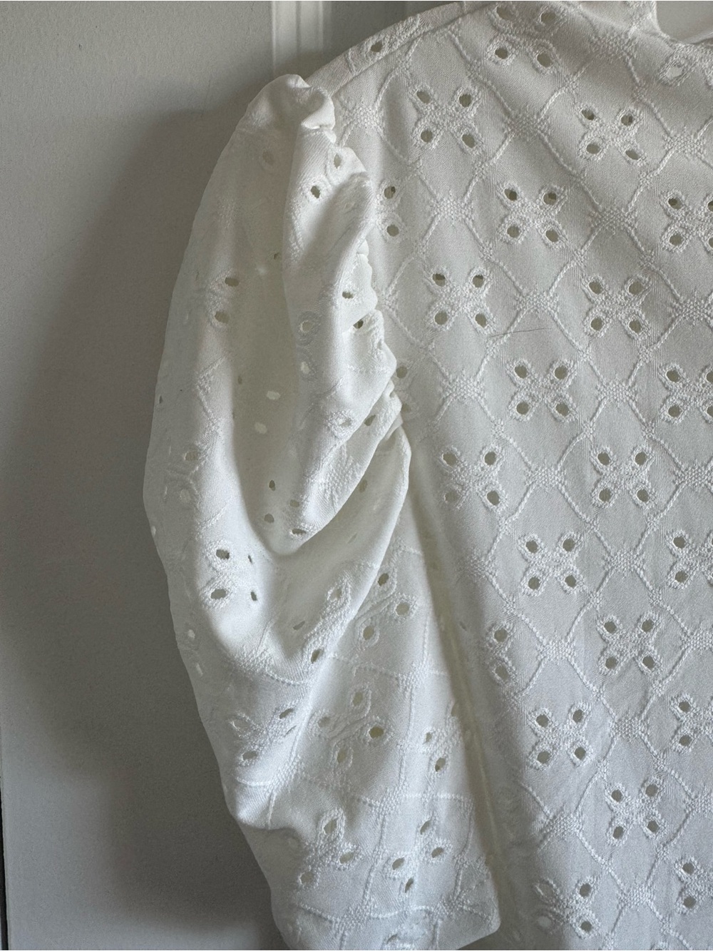 Elegant White Ruffled 1/2 Sleeve Blouse - Picture 5 of 7
